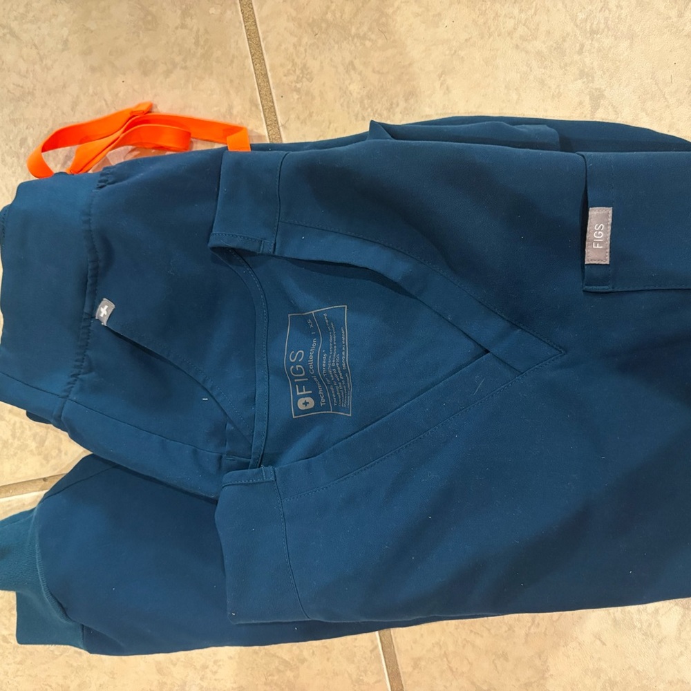 Figs Deep Reef Blue Catarina Scrub Top XS + Reg. length XS Zamora Joggers